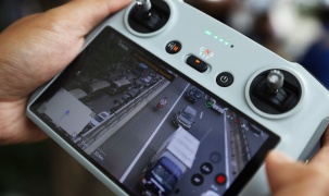 CSGT dùng flycam 'soi' xe vi phạm, tài xế ngỡ ngàng nhận trát phạt