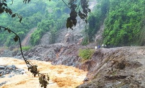 Cảnh báo nguy cơ lũ quét sạt lở đất trong 24h tới