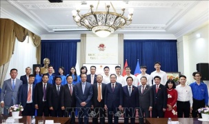Chủ tịch Quốc hội Trần Thanh Mẫn gặp gỡ cộng đồng người Việt Nam tại Liên bang Nga
