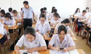 Hà Nội yêu cầu học sinh không sử dụng điện thoại trong lớp