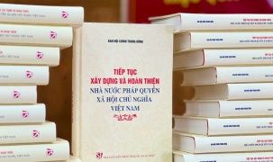 Ra mắt cuốn sách 'Tiếp tục xây dựng và hoàn thiện Nhà nước pháp quyền xã hội chủ nghĩa Việt Nam'