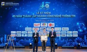 Khoa CNTT trường Đại học Bách khoa - Đại học Đà Nẵng nhận bằng khen của VAIP nhân dịp kỷ niệm 45 thành lập