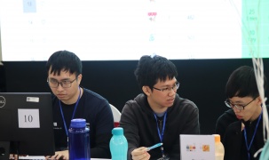 ICPC Asia Hanoi 2024: Đội Penguin Feeders của Đại học Quốc gia Singapore đang tạm dẫn đầu sau 4 tiếng tranh tài