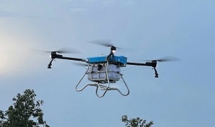 Phát triển drone chăm sóc cây công nghiệp