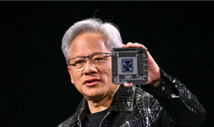 CEO của Nvidia cho biết chip AI của ông đang cải thiện nhanh hơn Định luật Moore