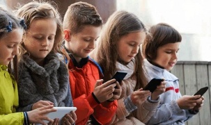 Bảo vệ trẻ em trên không gian mạng: Những bước tiến từ công nghệ và chính sách