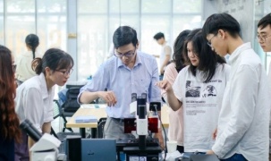 Trải 'thảm đỏ' thu hút giảng viên