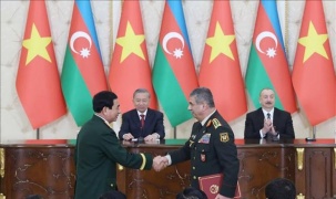 Tổng Bí thư Tô Lâm chứng kiến trao các văn kiện hợp tác Việt Nam-Azerbaijan và phát biểu với báo chí