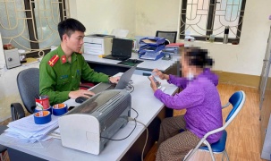 Nghe đọc lệnh khởi tố online, cụ bà gần 80 tuổi 'suýt' mất 200 triệu đồng