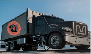 Xe tải tự hành đầu tiên trên thế giới chạy trên đường ray sắp ra mắt tại California