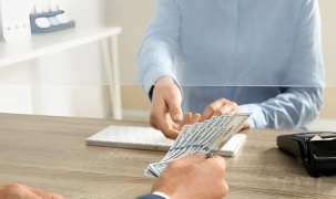 Cẩn thận mất tiền khi sử dụng dịch vụ chuyển tiền sang nước ngoài