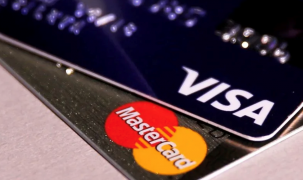 Các nhà bán lẻ châu Âu kêu gọi siết chặt quản lý Visa, Mastercard