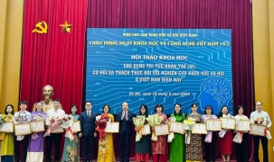 Định hình tương lai AI: Không chỉ thông minh về công nghệ mà còn giàu tính nhân văn