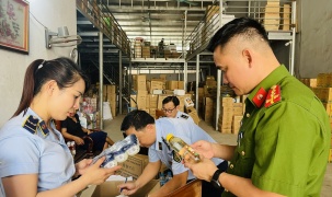 Cao điểm truy quét buôn lậu, hàng giả và xâm phạm sở hữu trí tuệ