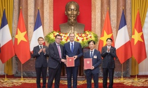 Thúc đẩy hợp tác với Pháp trong lĩnh vực công nghệ vũ trụ và hàng không