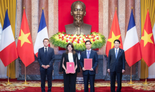 Tổng thống Pháp và Chủ tịch nước chứng kiến VNVC - Sanofi hợp tác chuyển giao công nghệ sản xuất vắc xin