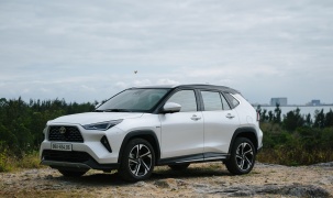 TOYOTA Việt Nam thông báo chương trình triệu hồi để kiểm tra/ sửa chữa lớp keo lót kính nóc toàn cảnh xe Yaris Cross HEV