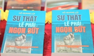 Ra mắt cuốn sách 
