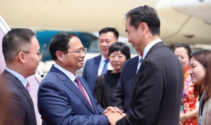 Thủ tướng tới Thiên Tân, bắt đầu chuyến công tác dự Hội nghị WEF và làm việc tại Trung Quốc