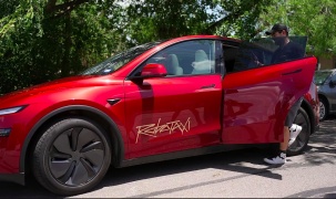 Robotaxi: Cuộc đua xe tự hành giữa Tesla và Volkswagen chính thức bắt đầu