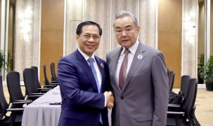 Bộ trưởng Ngoại giao Trung Quốc chúc mừng Việt Nam triển khai thành công cuộc cách mạng tinh gọn bộ máy