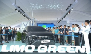 VinFast Limo Green khiến khách Việt mê mẩn tại sự kiện “Thu xăng - Đổi điện”