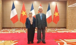 Hai nhà khoa học gốc Việt thăng hạng Huân chương Bắc đẩu bội tinh lên hạng Sỹ quan