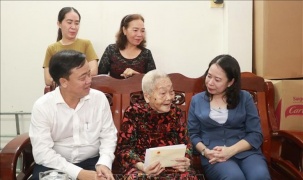 Lãnh đạo Đảng, Nhà nước, Quốc hội tri ân gia đình chính sách, người có công ở nhiều địa phương