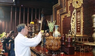 Tổng Bí thư Tô Lâm dâng hương tưởng niệm các Anh hùng, Liệt sĩ tại Điện Biên