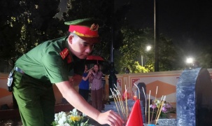 Xã Ứng Thiên thắp nến tri ân các Anh hùng liệt sĩ