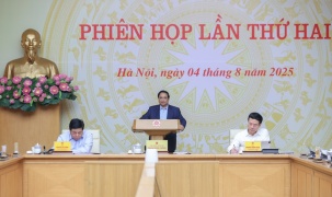 Thủ tướng: Chậm nhất tới 2027 phải thiết kế, chế tạo, kiểm thử một số chíp bán dẫn