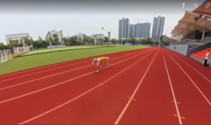 Robot chó lập kỷ lục Guiness chạy 100 m