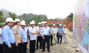 Tập trung máy móc, nhân lực để tăng tốc tiến độ 4 dự án cao tốc trọng điểm phía Bắc