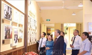 Tổng Bí thư Tô Lâm dâng hương tưởng niệm Chủ tịch Hồ Chí Minh tại Di tích Nhà số 48 Hàng Ngang, Hà Nội