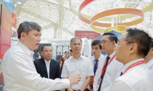 GS.TS. Lê Văn Lợi thăm gian triển lãm của Viện Hàn lâm KHXH Việt Nam tại sự kiện '80 năm Hành trình Độc lập - Tự do - Hạnh phúc'