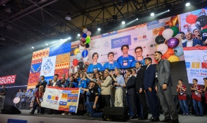 ICPC 2025 lập trình đẳng cấp: Những tài năng trẻ vs AI - hội ngộ của trí tuệ con người và máy tính