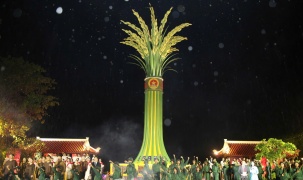 “Lời tri ân – Dòng sông hoa lửa”: Đêm nghệ thuật tái hiện huyền thoại bến phà Long Đại