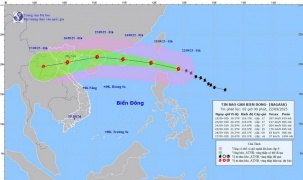 Tin báo mới nhất: Siêu bão Ragasa đạt cấp 17 khi vào Biển Đông, sóng cao trên 10m, biển động dữ dội