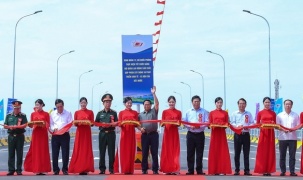 Thủ tướng: Khai thác cầu Phong Châu mới 'xứng đáng với mong mỏi và những giọt nước mắt của người dân'