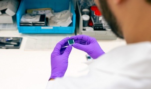 Giải pháp kỹ thuật giúp pin mặt trời mỏng, rẻ và hiệu quả hơn