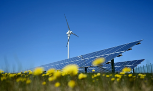 Điện gió và điện mặt trời vẫn phát triển mạnh trên toàn cầu dù Mỹ “quay xe”