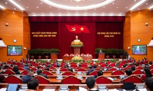 Bế mạc Hội nghị Trung ương 13