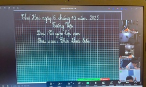 Nhiều trường ở Hà Nội tiếp tục học trực tuyến do mưa ngập kéo dài