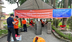 Thầy trò Trường Cao đẳng FPT Polytechnic sửa chữa miễn phí đồ điện tử giúp người dân vùng lũ Thái Nguyên