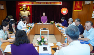 Hội đồng xét chọn Giải thưởng “Nhân tài Đất Việt” 2025 bỏ phiếu chọn công trình tiêu biểu trao giải