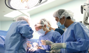 8 giờ nghẹt thở giải thoát nữ bệnh nhân khỏi khối u nền sọ khổng lồ tại “vị trí cấm kỵ”