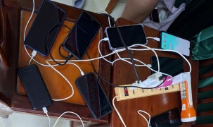 Ấm lòng những ‘trạm sạc 0 đồng’ ở vùng lũ xứ Huế