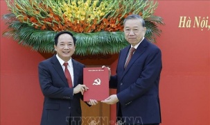 Tổng Bí thư Tô Lâm trao các quyết định bổ nhiệm Trưởng Ban Tuyên giáo và Dân vận Trung ương và Phó trưởng ban Thường trực Ban Nội chính Trung ương