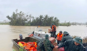 Hỗ trợ khẩn cấp 700 tỷ đồng cho 4 tỉnh để khắc phục thiệt hại do mưa lũ