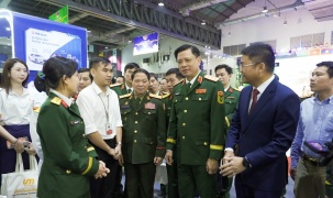 Viettel giới thiệu nhiều công nghệ tại Hội chợ kết nối giao thương Việt Nam – Lào